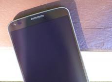 LG G Flex - Korėjos stebuklas: žvilgsnis į išmanųjį telefoną su mažu ekranu Techninės g flex charakteristikos